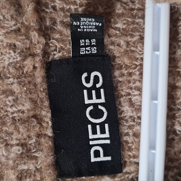 🟡Pieces croptop Sweater - Picture 3 of 8